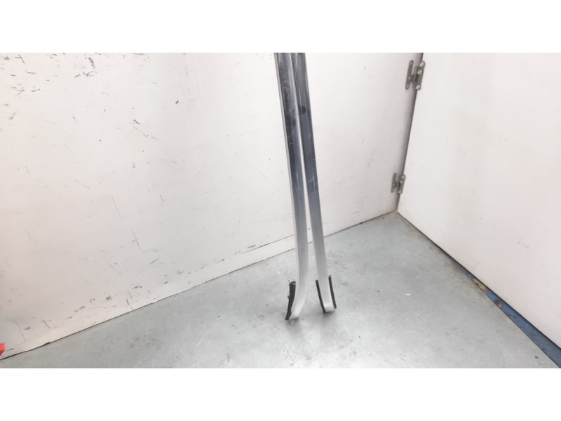 Recambio de barras techo para jaguar e-pace 2.0 diesel cat referencia OEM IAM J9CM550A63BC J9C2541 