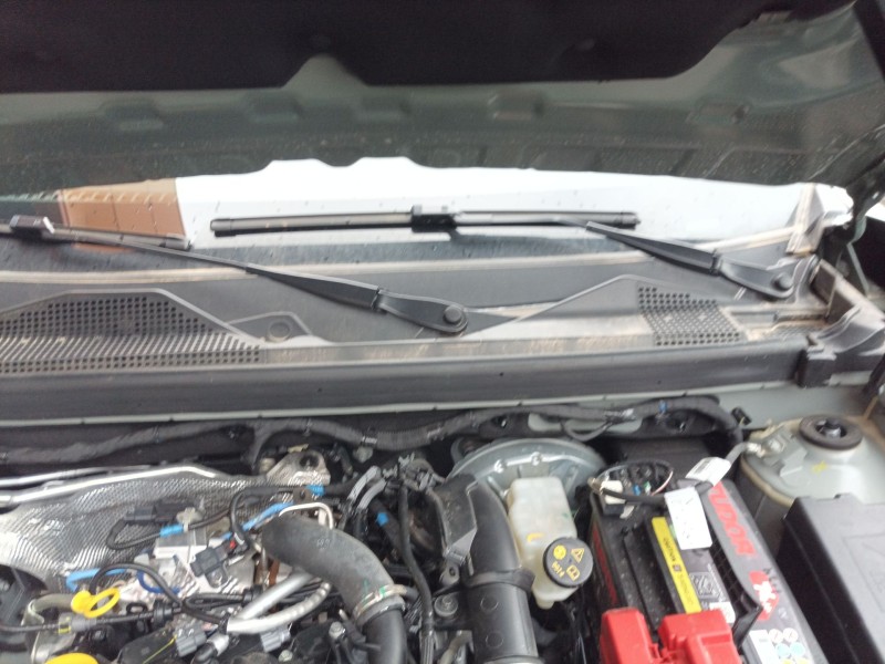 Recambio de brazo limpia delantero izquierdo para dacia duster iii eco-g 100 essential referencia OEM IAM   