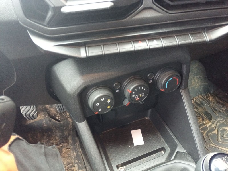 Recambio de mando calefaccion / aire acondicionado para dacia duster iii eco-g 100 essential referencia OEM IAM   