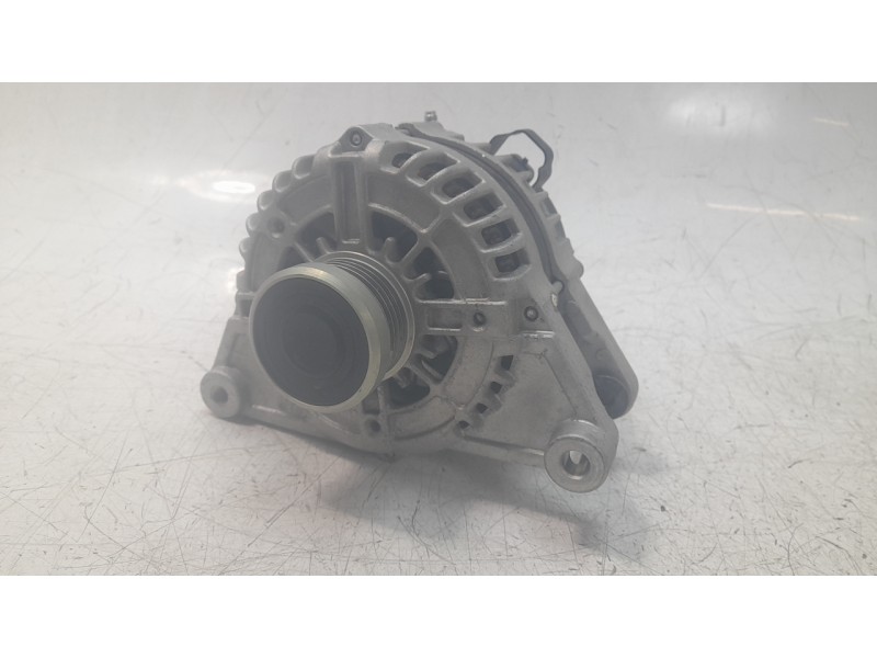 Recambio de alternador para ssangyong tivoli urban 4x2 referencia OEM IAM A1751540102  