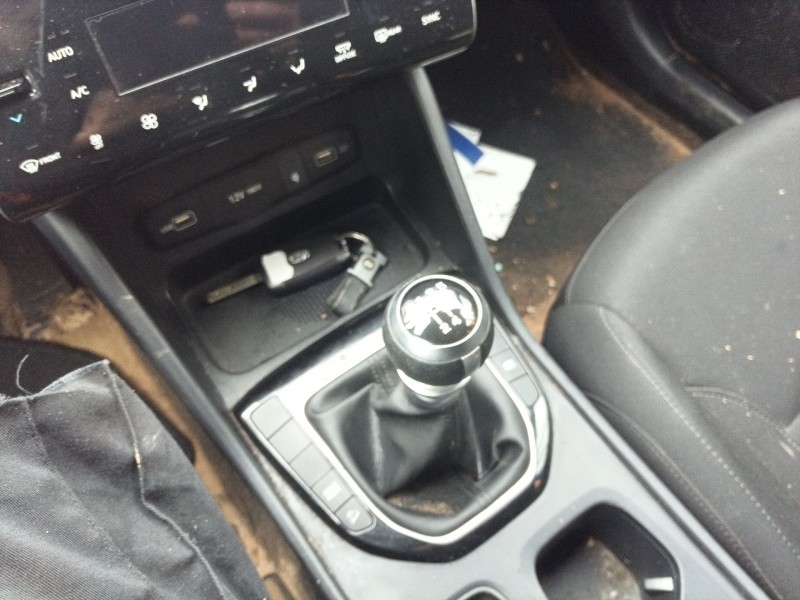 Recambio de pomo palanca cambio para hyundai tucson (nx) klass safe 2wd referencia OEM IAM   