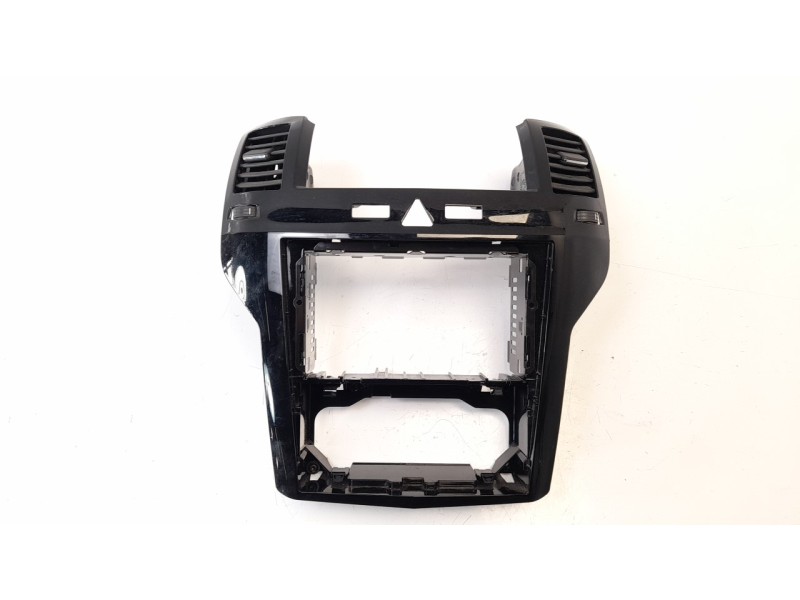 Recambio de moldura para opel zafira b 1.7 16v cdti referencia OEM IAM 13111874  