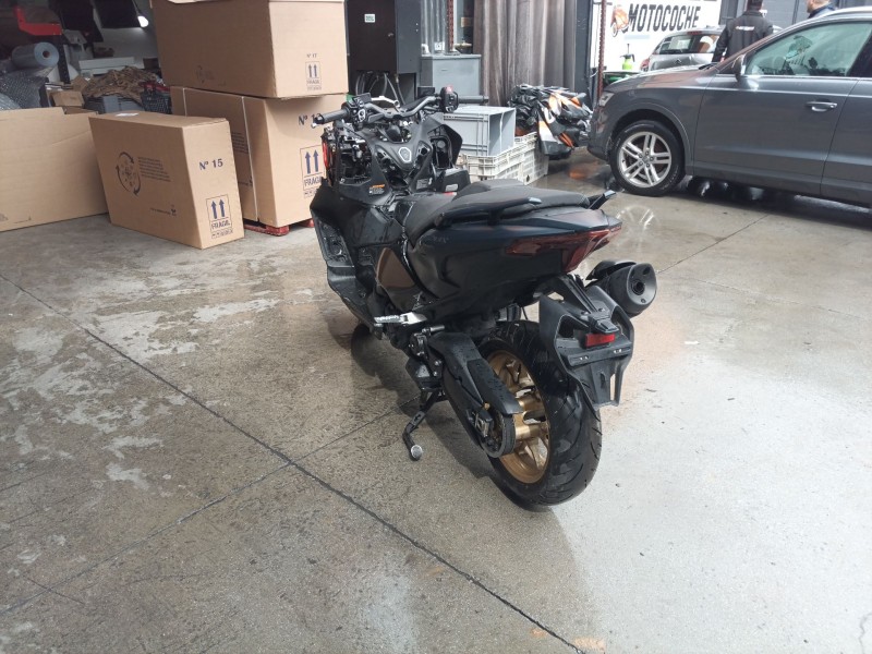 yamaha tmax del año 2022