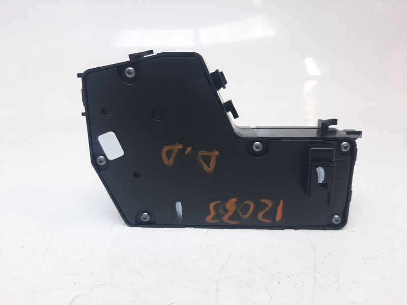Recambio de mando asiento delantero derecho para mercedes-benz b-klasse (bm 247) (2.2019) b 180 (247.084) referencia OEM IAM A17