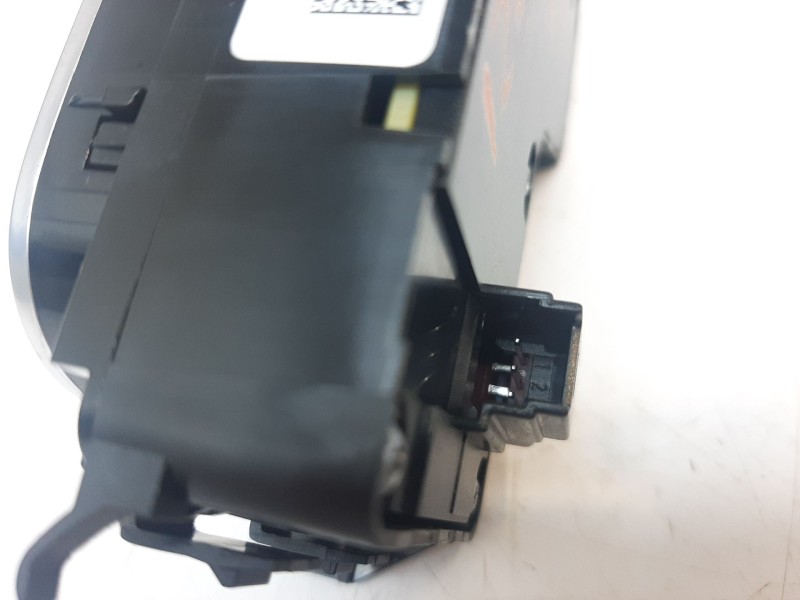 Recambio de mando asiento delantero derecho para mercedes-benz b-klasse (bm 247) (2.2019) b 180 (247.084) referencia OEM IAM A17