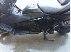 Recambio de moldura para yamaha tmax tmax referencia OEM IAM BBW2173100 BBW2173100P0  2