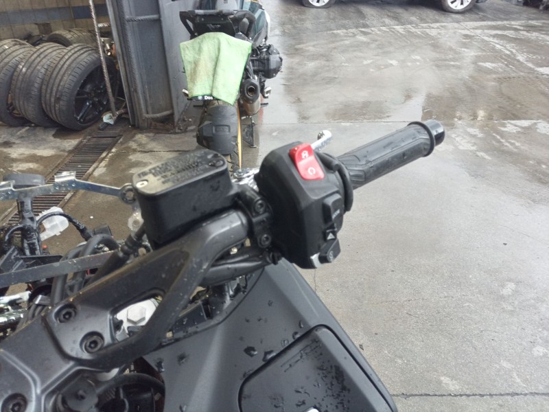 Recambio de piña luces derecha para yamaha tmax tmax referencia OEM IAM   