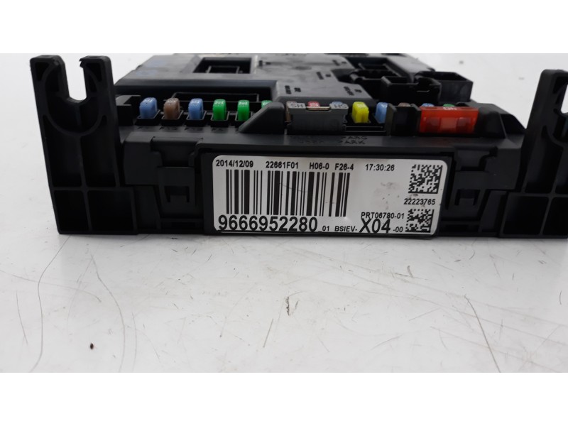 Recambio de caja reles / fusibles para citroen c3 collection referencia OEM IAM 9666952280  