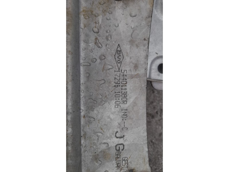 Recambio de puente delantero para renault captur zen referencia OEM IAM 546113546R  