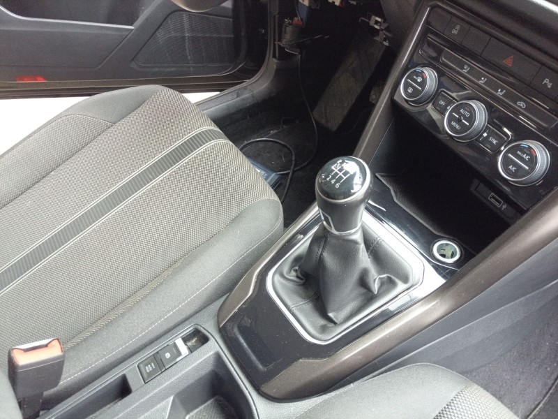 Recambio de palanca cambio para volkswagen t-roc advance style referencia OEM IAM   