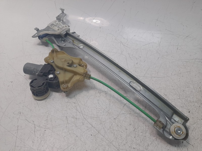 Recambio de elevalunas trasero izquierdo para toyota corolla (e21) referencia OEM IAM 6984002681  