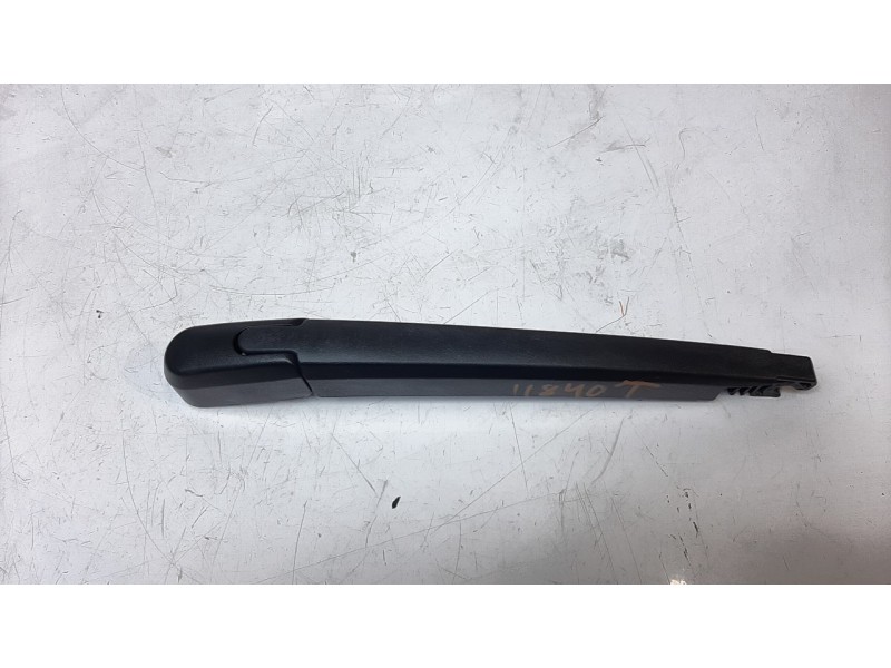 Recambio de brazo limpia trasero para hyundai tucson classic blue referencia OEM IAM 988152J000  