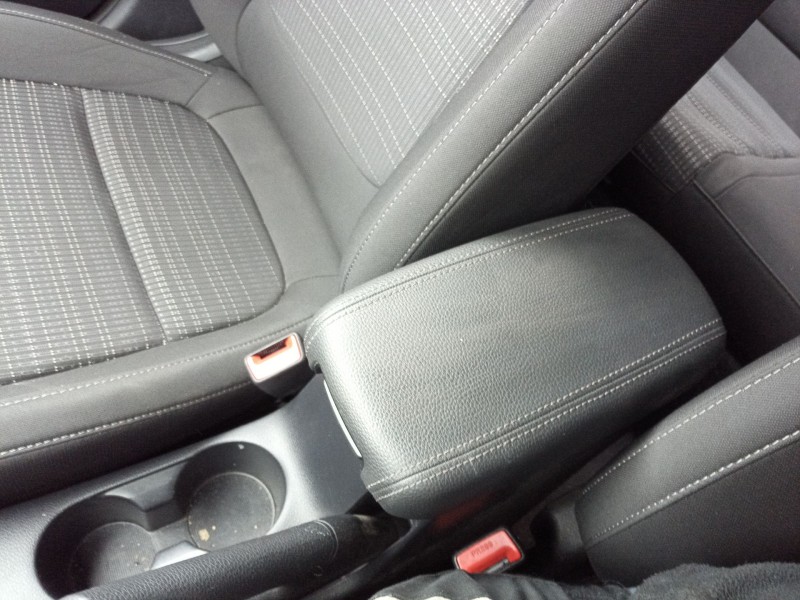 Recambio de apoyabrazos central para kia stonic (ybcuv) drive referencia OEM IAM   