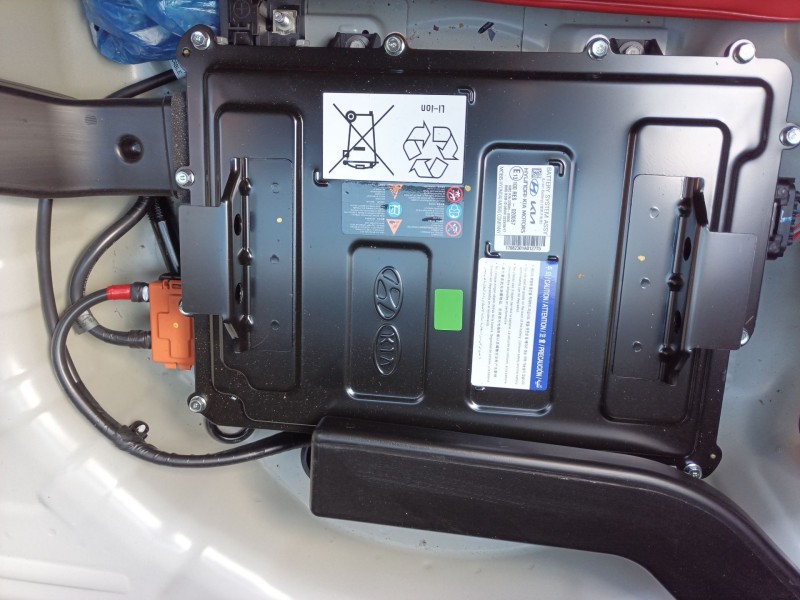 Recambio de bateria para kia stonic (ybcuv) drive referencia OEM IAM   