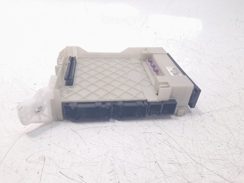 Recambio de caja reles / fusibles para toyota corolla (e21) referencia OEM IAM 8273002P80A  