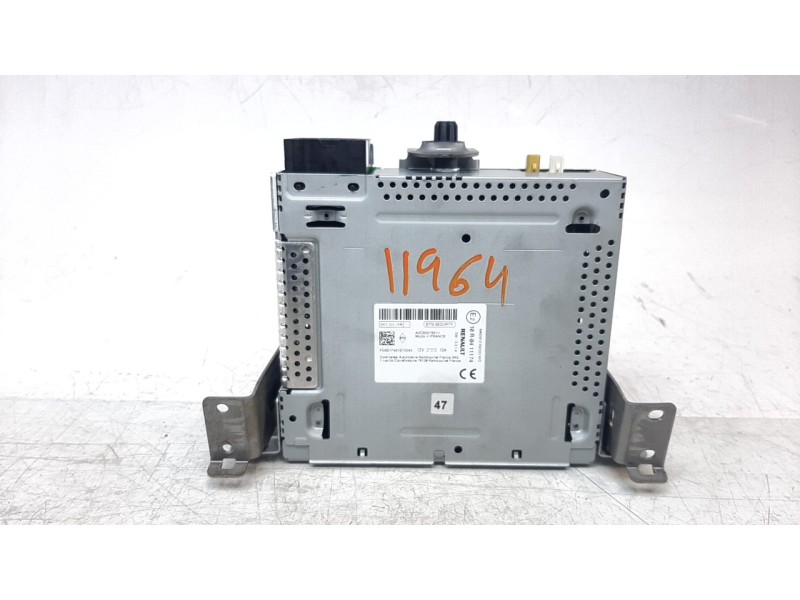 Recambio de sistema audio / radio cd para renault captur zen referencia OEM IAM 281151559R  