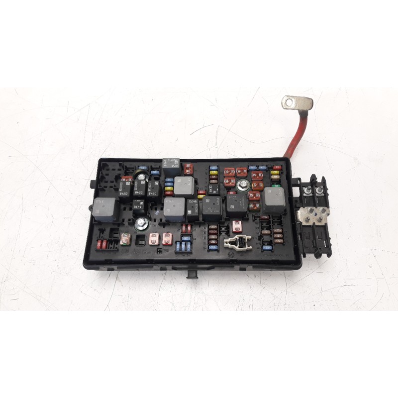 Recambio de caja reles / fusibles para opel insignia berlina 2.0 16v cdti referencia OEM IAM 13343479 13255300 529050199
