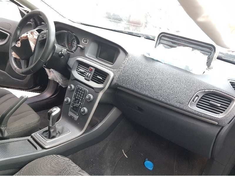 volvo v40 del año 2015