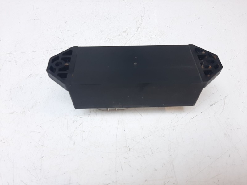 Recambio de caja precalentamiento para mg zs comfort referencia OEM IAM 30090043  