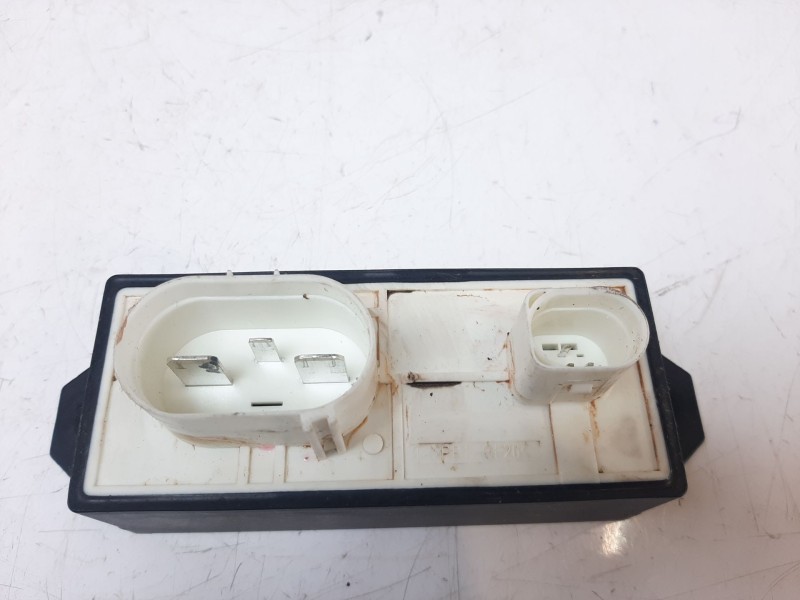 Recambio de caja precalentamiento para mg zs comfort referencia OEM IAM 30090043  