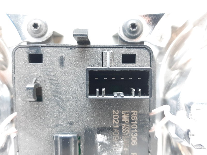 Recambio de luz interior para jeep compass (m7) longitude fwd referencia OEM IAM L0260557AE01  