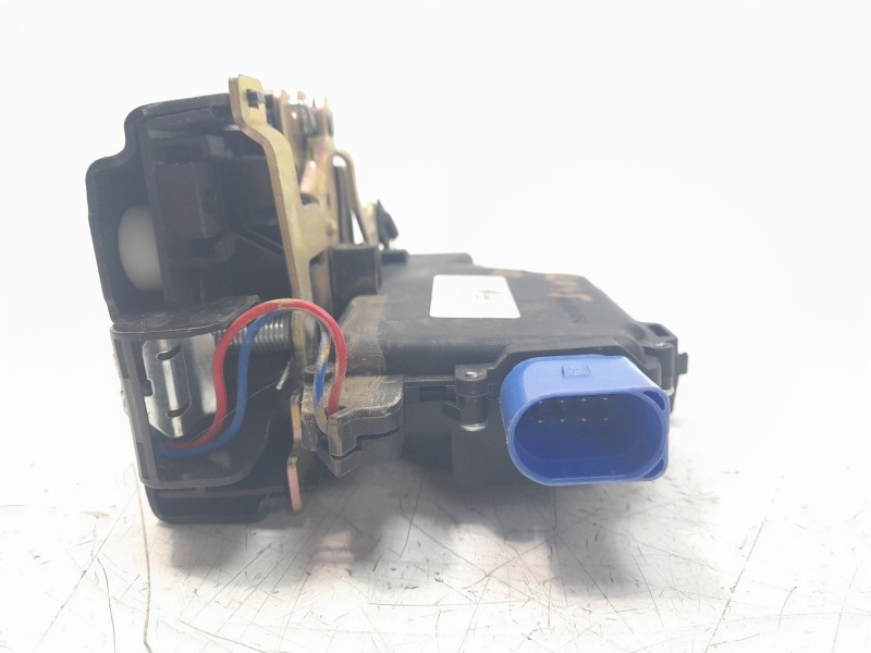 Recambio de cerradura puerta delantera derecha para volkswagen polo (9n1) highline referencia OEM IAM 3B1837016BP DLF780037HQ EZ