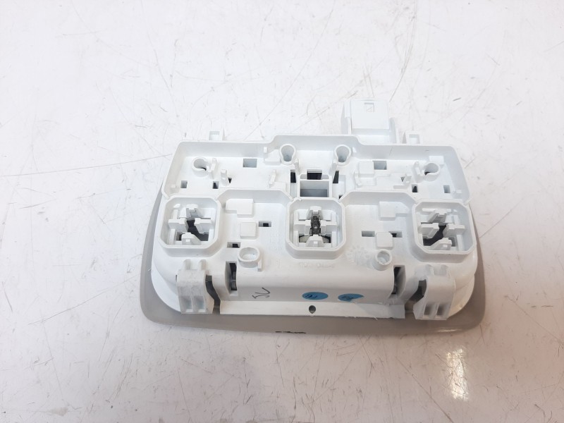 Recambio de luz interior para renault captur zen referencia OEM IAM 264303010R  