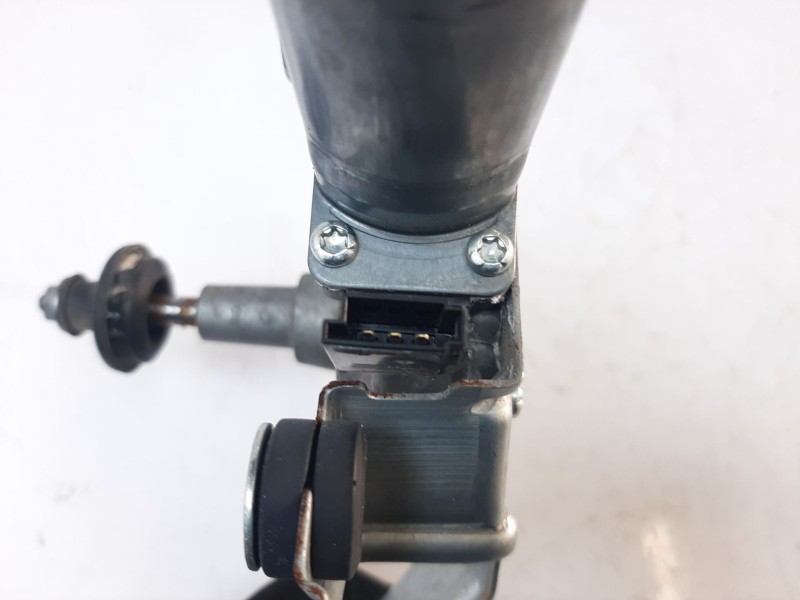 Recambio de motor limpia trasero para jeep compass (m7) longitude fwd referencia OEM IAM 52161258  