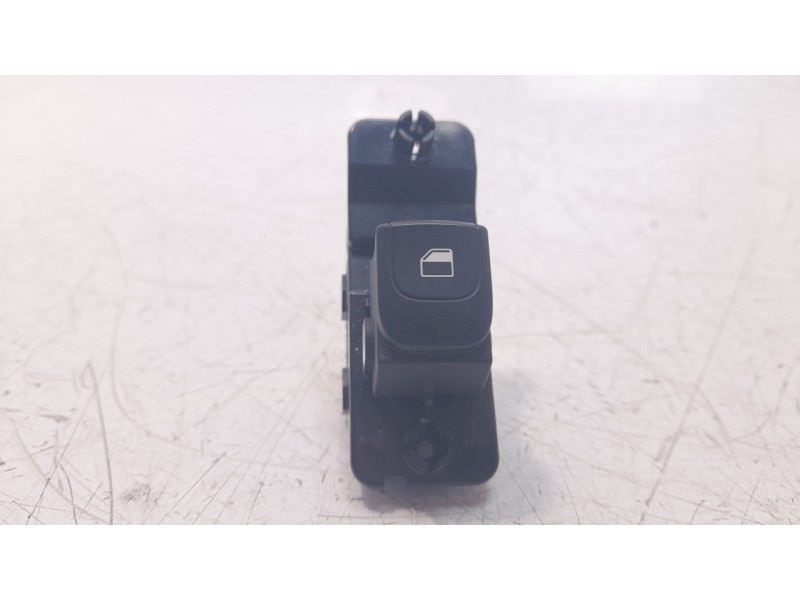 Recambio de mando elevalunas trasero izquierdo para kia stonic (ybcuv) 1.2 cat referencia OEM IAM 93580H8000WK  