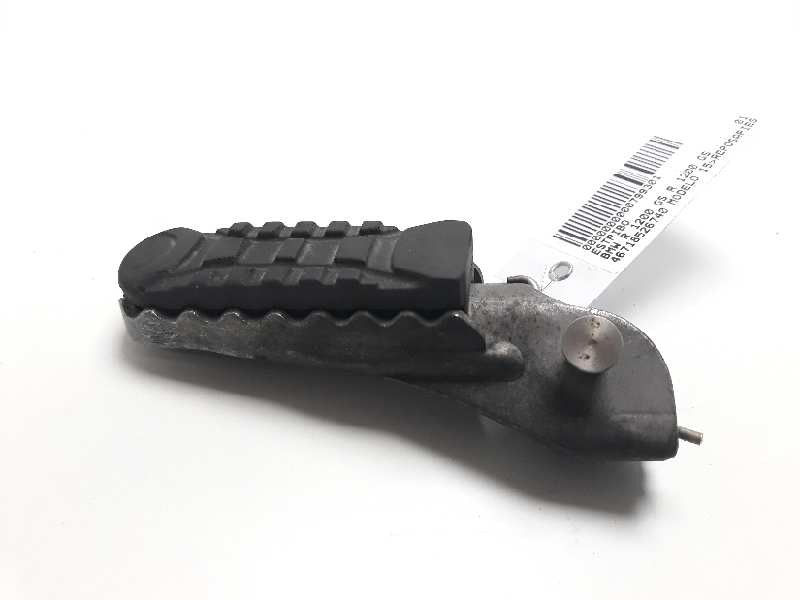 Recambio de estribo para bmw r 1200 gs r 1200 gs referencia OEM IAM 46718526740  