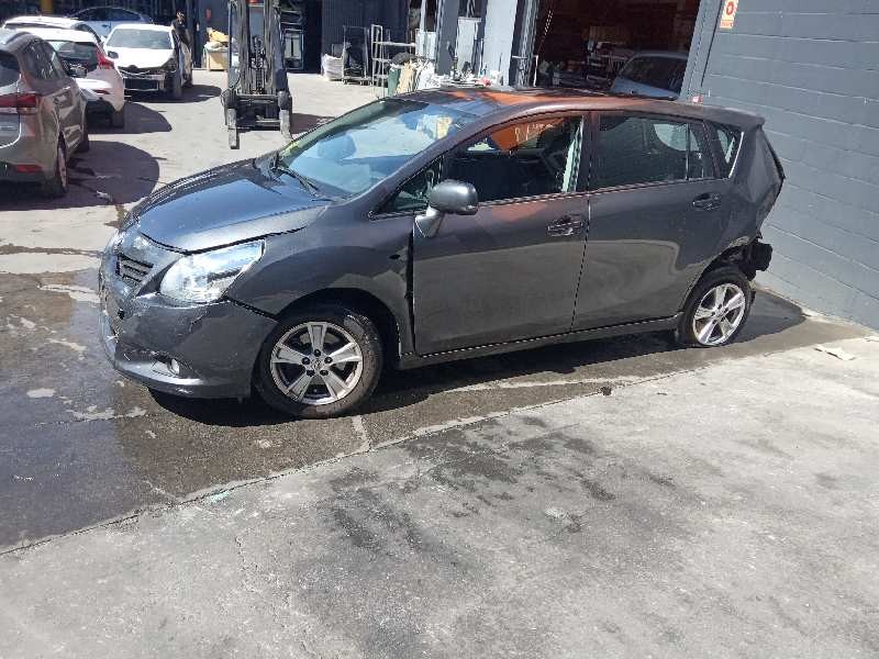 toyota verso del año 2010