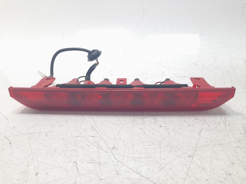 Recambio de luz central de freno para kia stonic (ybcuv) 1.2 cat referencia OEM IAM 92700H8400  