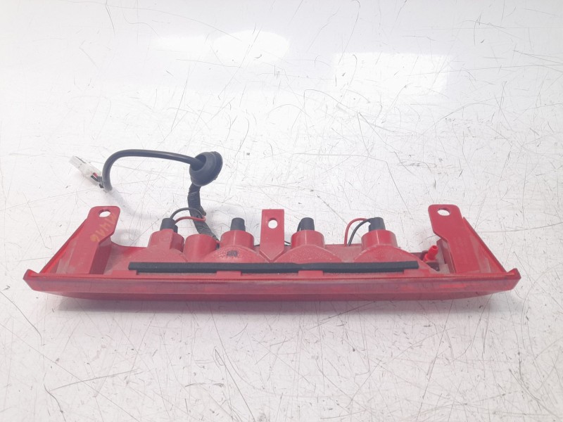 Recambio de luz central de freno para kia stonic (ybcuv) 1.2 cat referencia OEM IAM 92700H8400  