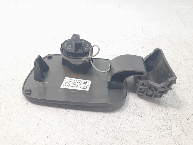 Recambio de tapa exterior combustible para kia stonic (ybcuv) 1.2 cat referencia OEM IAM 69510H8400  