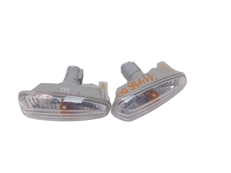 Recambio de piloto lateral derecho para kia stonic (ybcuv) 1.2 cat referencia OEM IAM 923031W  