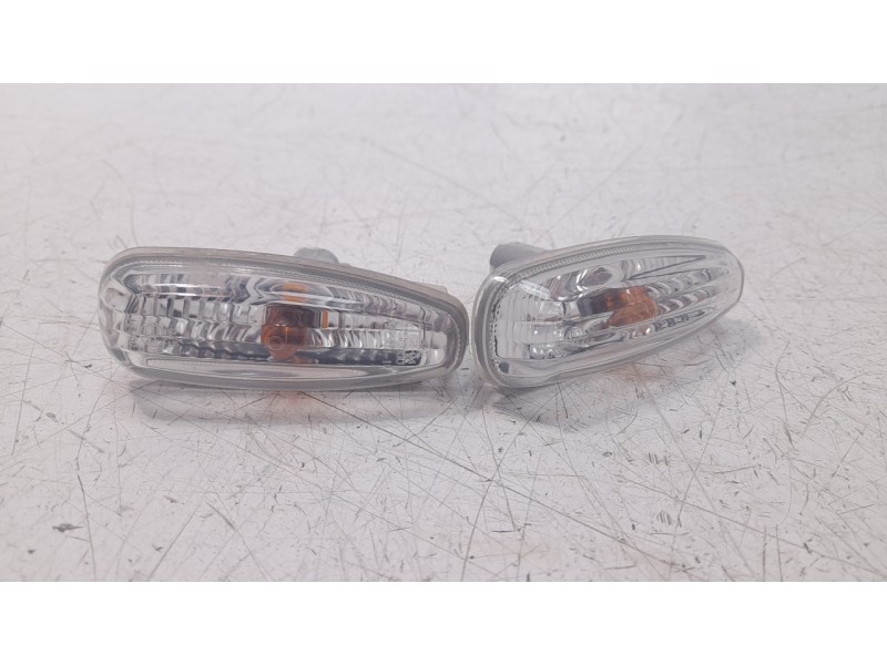 Recambio de piloto lateral derecho para kia stonic (ybcuv) 1.2 cat referencia OEM IAM 923031W  