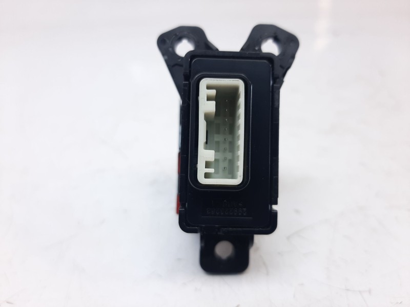 Recambio de warning para hyundai bayon bayon referencia OEM IAM 93790Q0000DX5 93790Q0000DX5 