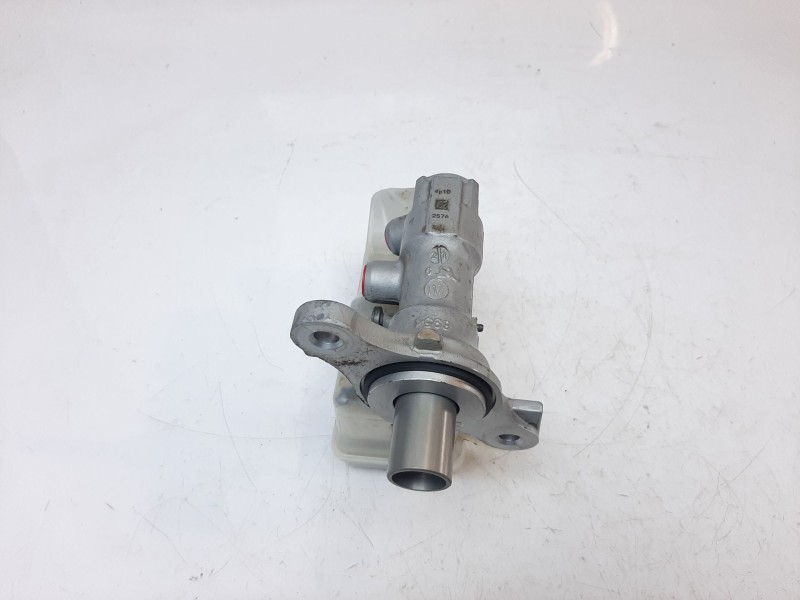 Recambio de bomba freno para renault captur zen referencia OEM IAM 460915125R 460915125R 