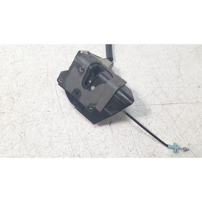 Recambio de cerradura puerta trasera derecha para jaguar e-pace 2.0 diesel cat referencia OEM IAM T2H17437  