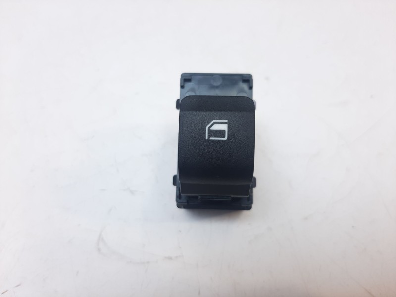 Recambio de mando elevalunas delantero derecho para hyundai bayon bayon referencia OEM IAM 93581Q0000 93581Q0000 