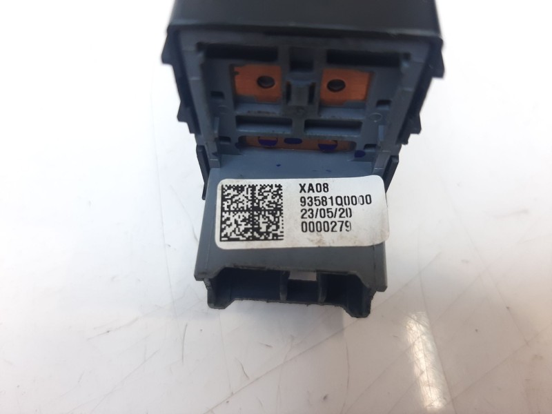 Recambio de mando elevalunas trasero izquierdo para hyundai bayon bayon referencia OEM IAM 93581Q0000 93581Q0000 