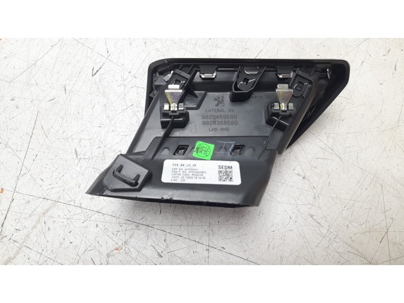 Recambio de aireador derecho para peugeot 208 (p2) active referencia OEM IAM 98283683DX  