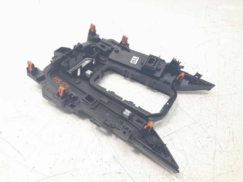 Recambio de moldura para toyota corolla (e21) referencia OEM IAM 3597002080C0  