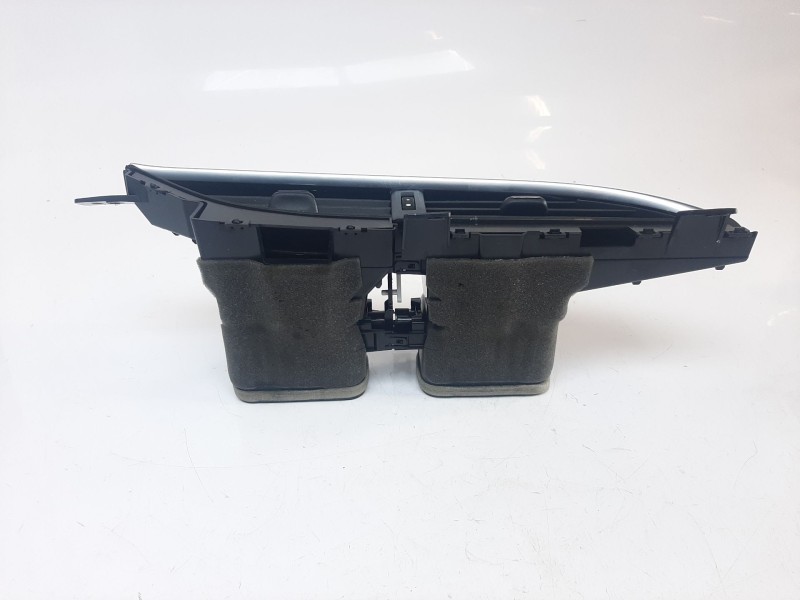 Recambio de aireador central para toyota yaris hybrid feel referencia OEM IAM 556700D240 556700D240 