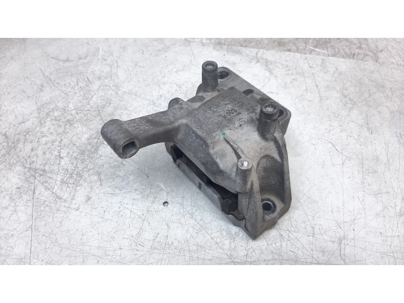 Recambio de soporte motor derecho para volkswagen tiguan (5n2) 2.0 tdi referencia OEM IAM 5N0199262L  