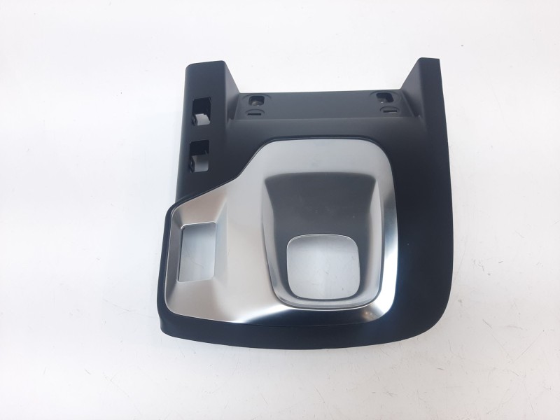 Recambio de moldura para jaguar e-pace 2.0 diesel cat referencia OEM IAM J9C3045A66AD J9C3045A66AD 