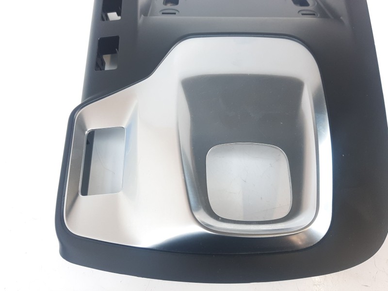 Recambio de moldura para jaguar e-pace 2.0 diesel cat referencia OEM IAM J9C3045A66AD J9C3045A66AD 