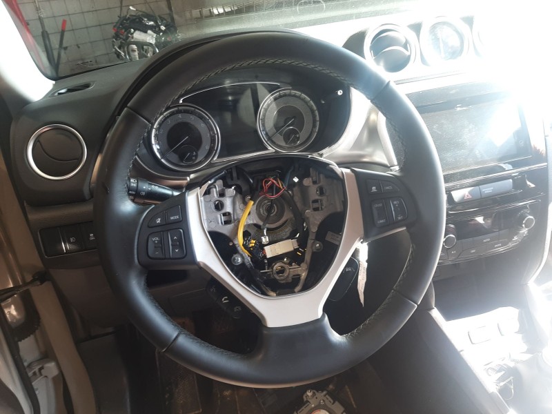 Recambio de volante para suzuki vitara 1.5 strong hybrid gle 2wd referencia OEM IAM 4811060P31GJL  