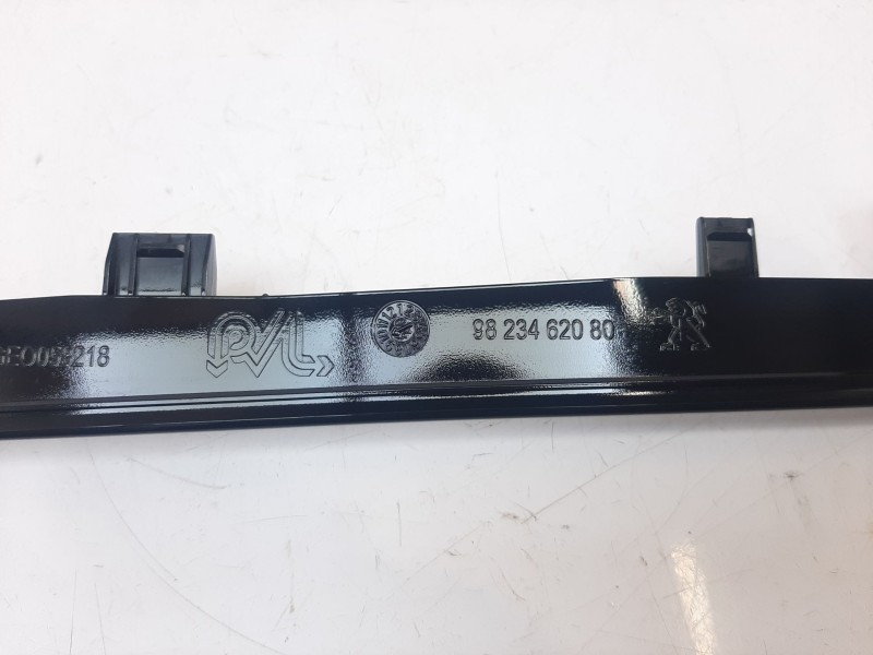 Recambio de moldura para peugeot 2008 (p1) active referencia OEM IAM 9823462080 9823462080 