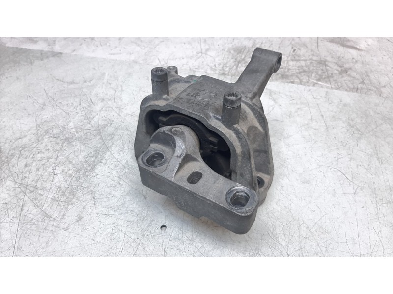 Recambio de soporte motor derecho para volkswagen tiguan (5n2) 2.0 tdi referencia OEM IAM 5N0199262L  